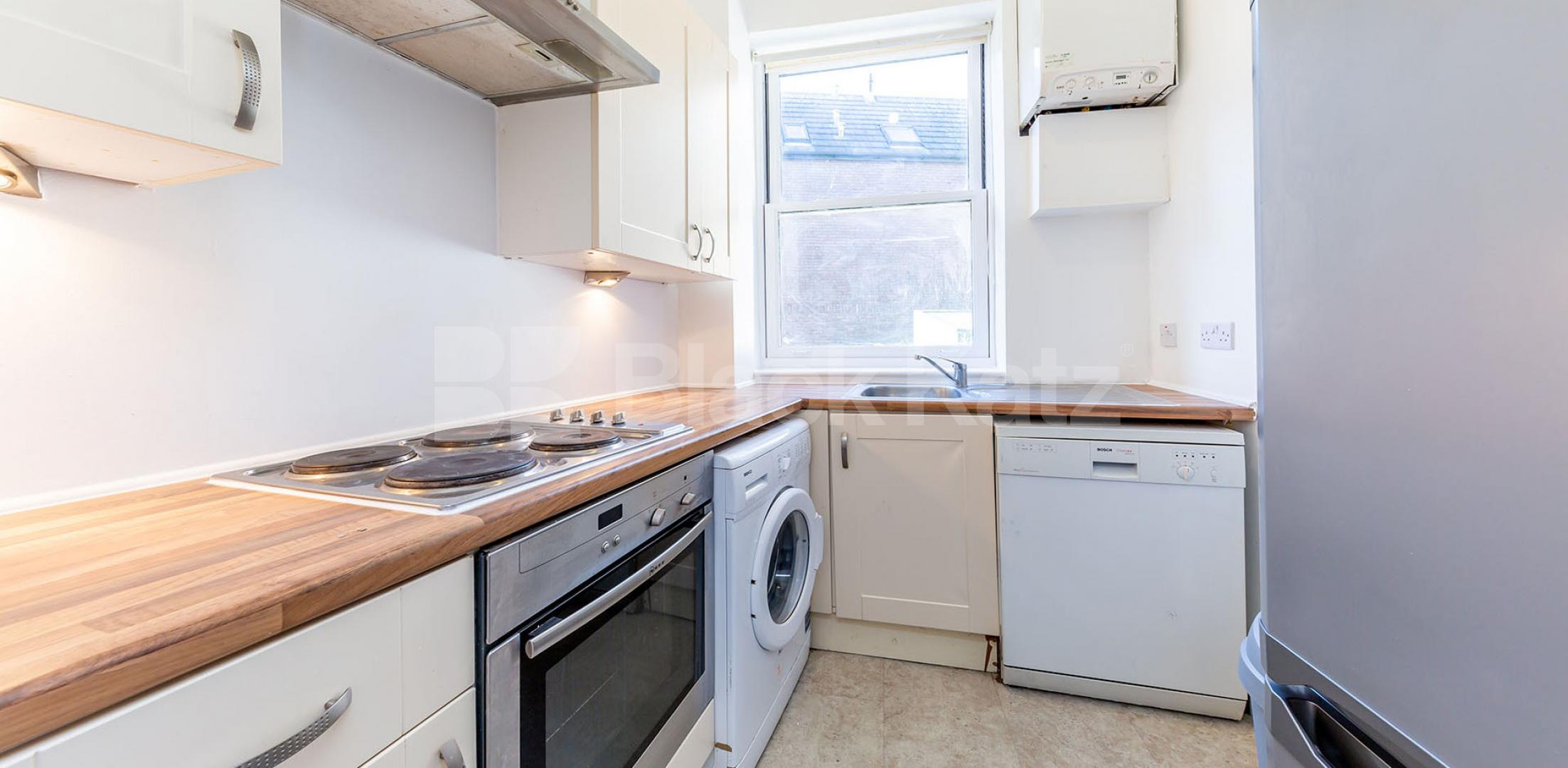 Two double bedrooms in the heart of Camden mins to Regents Park and Tube Camden High Street, Camden